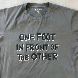 UNIQLO UT Yusuke Hanai Graphic T Shirt Size Large Gray Short Sleeve Crew Neck